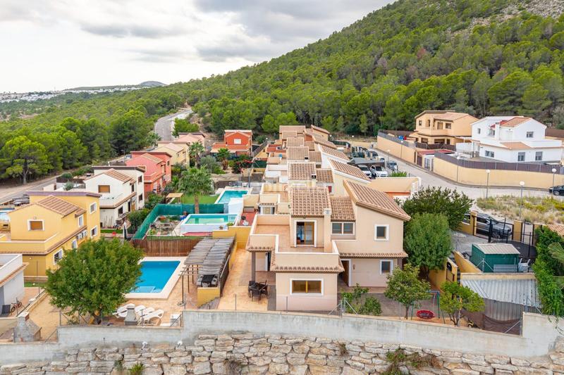 Foto dd7c3536-14f1-40d7-9682-2e2f2aeb798c. Xalet amb aparcament piscina a Polop