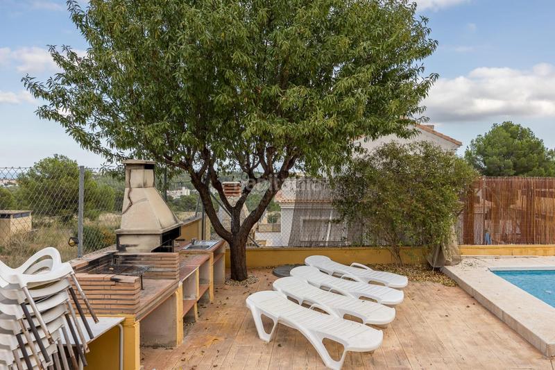 Foto e7eecfd4-3350-4024-bc42-b6303d2422ec. Xalet amb aparcament piscina a Polop