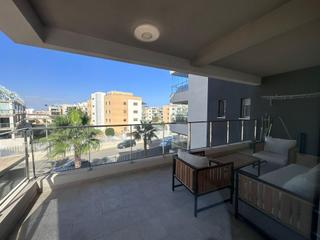 Apartamento en Villamartín-Las Filipinas. Bonito apartamento de 2 dormitorios con una terraza enorme en co