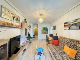 Apartament a El Molino. Apartamento en el centro de torrevieja con piscina. 2 dorm. 1 ba