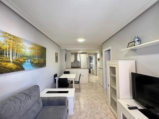 Appartement in Zona Playa de los Locos. Apartamento a 200 metros de playa de los locos. 2 dorm. 1 baño.