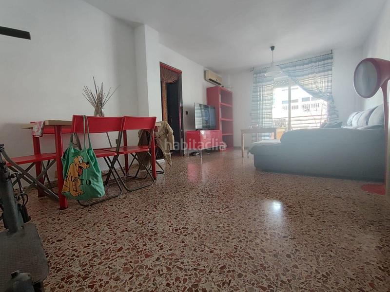 Foto 3fe6070f-0285-4190-ad35-ef81c6c25acc. Pis a Antonio Machado Torrevieja