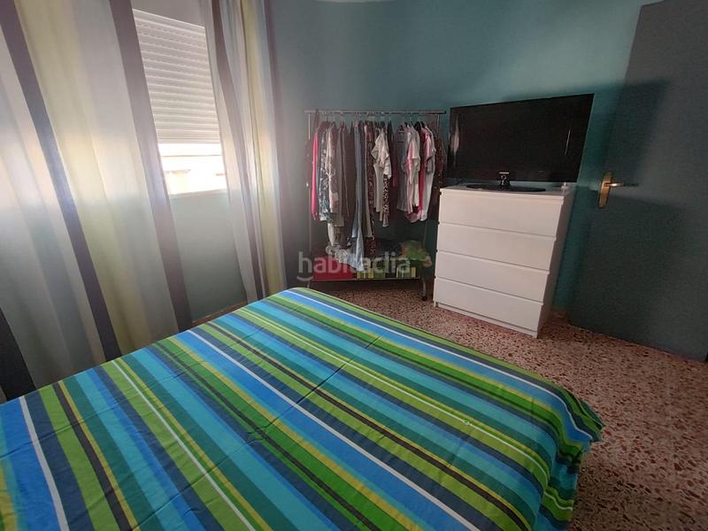 Foto f18ee49b-9de1-4cb5-82ec-95b9a8fc0d73. Pis a Antonio Machado Torrevieja