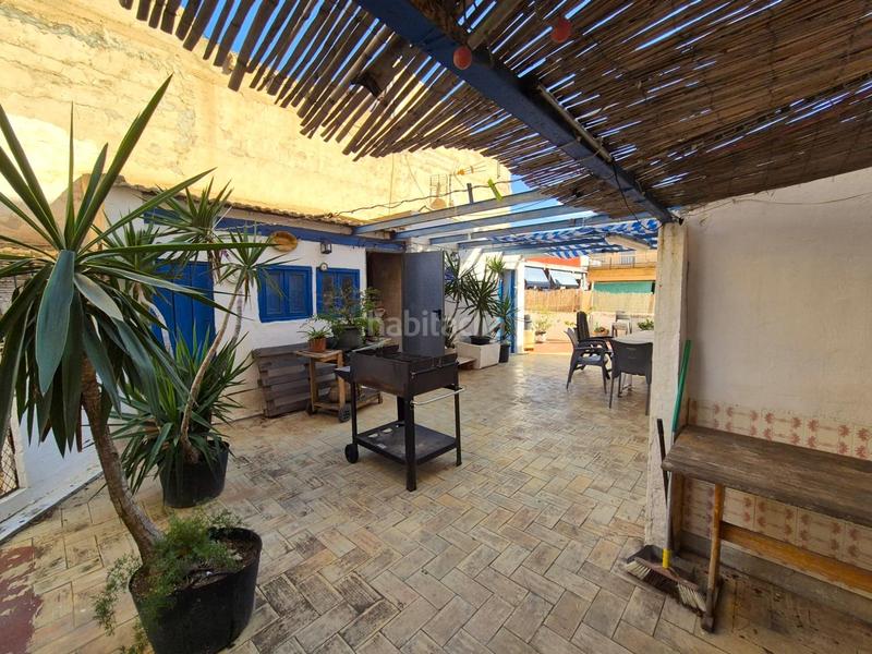 Foto e1e802fd-6e6c-4b7c-95be-109795c99270. Edificio gran oportunidad de inversión en el centro en Alicante