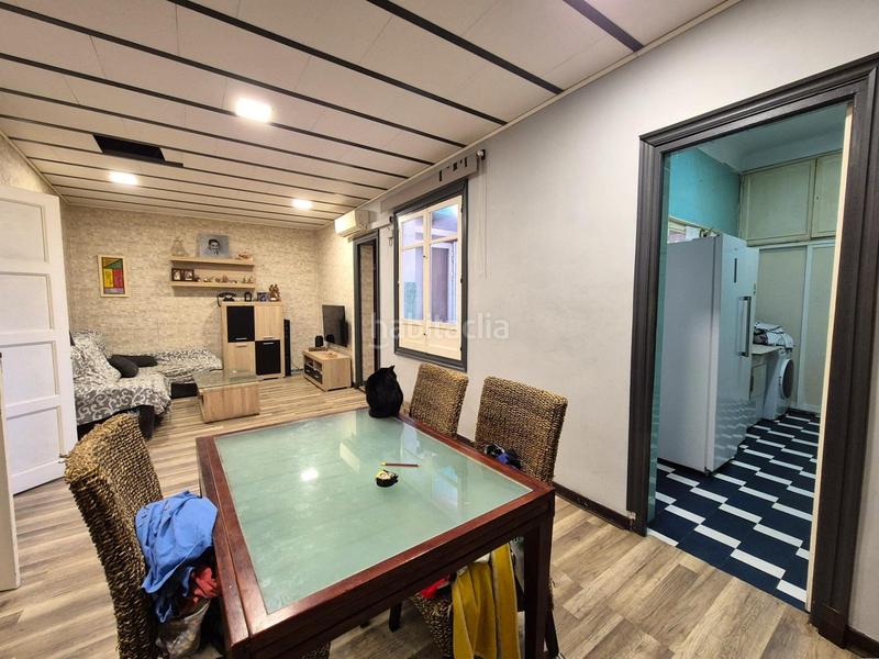 Foto f0ecc679-34cf-4080-ae3b-68602c1280c8. Edificio gran oportunidad de inversión en el centro en Alicante