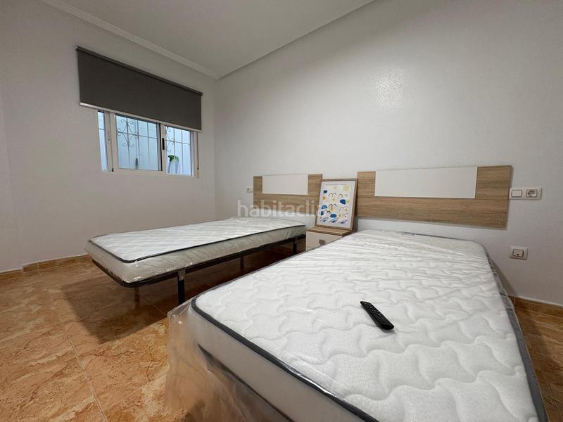 Foto 87b7186b-25a7-40f7-9602-2415664f0f36. Casa con parcheggio piscina in Parque Acuático - Sector 25 Torrevieja