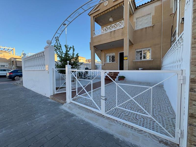 Foto ddbdea5a-51ec-46d4-9b5e-fe178f49d90c. Casa con parcheggio piscina in Parque Acuático - Sector 25 Torrevieja