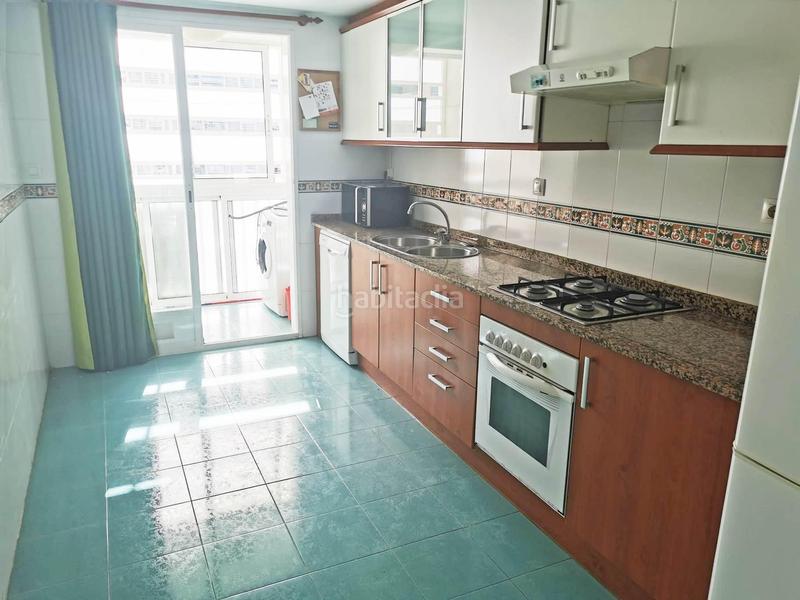 Foto 2749b021-be43-424a-8e16-e5054c7d5a8c. Rent flat with heating parking pool in Playa de San Juan Alicante