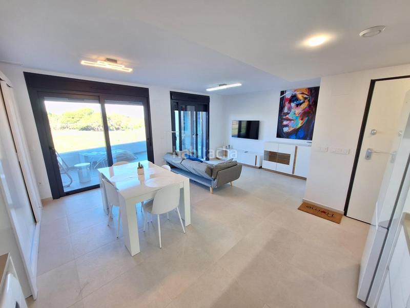 Foto b99a501f-1eaf-4eb5-89e5-38443d223fdf. Lloguer apartament amb aparcament piscina a Punta Prima Torrevieja