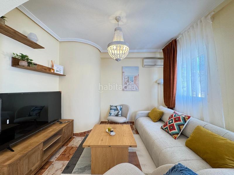 Foto 9b7e265e-0886-4ad2-b91c-58a679aeb281. Casa a schiera con parcheggio piscina in Lomas de Cabo Roig - Los Dolses Orihuela