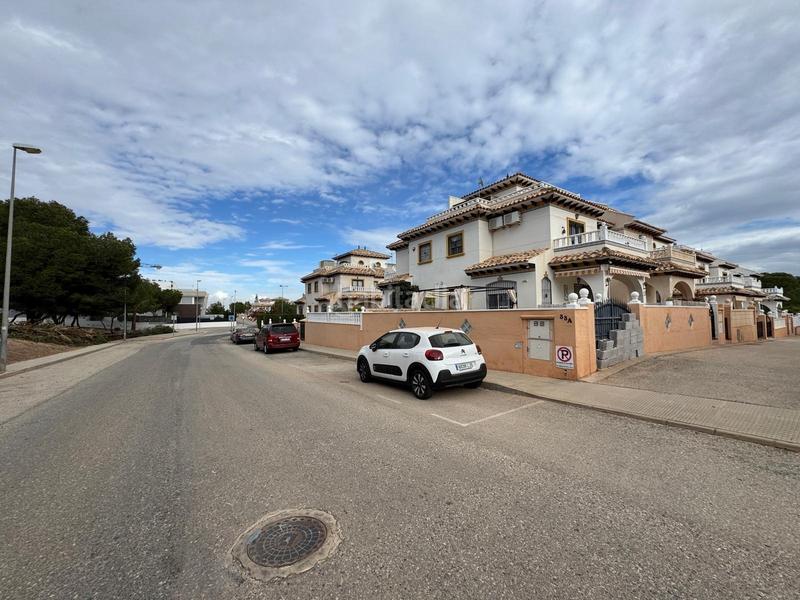 Foto a212049c-67e4-44cd-8aee-6fd3d44d6b47. Casa a schiera con parcheggio piscina in Lomas de Cabo Roig - Los Dolses Orihuela