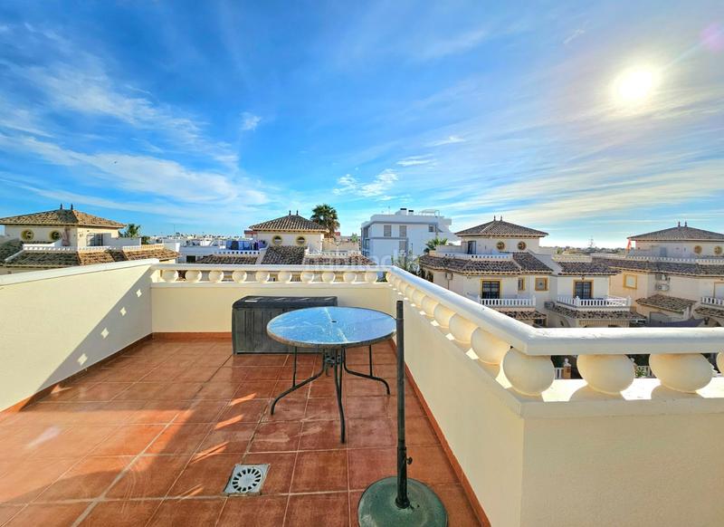 Foto 15303063-0f5e-45dc-9fd9-5322c6b23917. Casa adossada amb aparcament piscina a Lomas de Cabo Roig - Los Dolses Orihuela