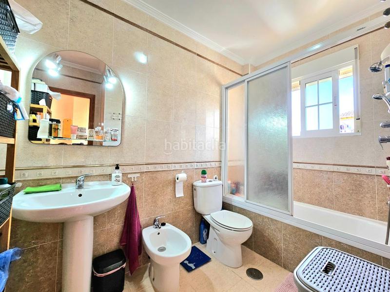 Foto 645bc03a-52ba-4f35-bb35-75d63496ad0e. Casa adossada amb aparcament piscina a Lomas de Cabo Roig - Los Dolses Orihuela