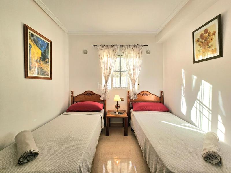 Foto 9a09e3a2-f3a5-4759-855c-92acf5595304. Casa adossada amb aparcament piscina a Lomas de Cabo Roig - Los Dolses Orihuela