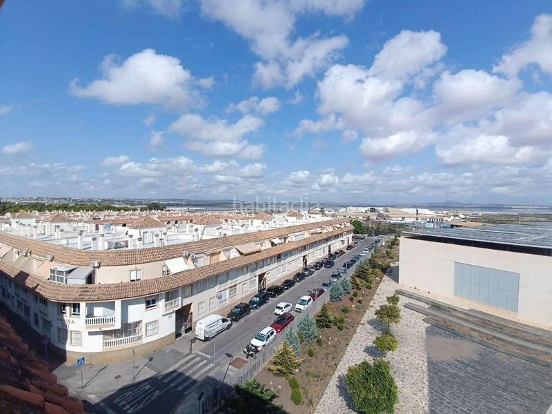 Foto e9f0cbf4-e701-426e-91a2-8195b7b66a7f. Àtic amb aparcament piscina a El Acequión Torrevieja