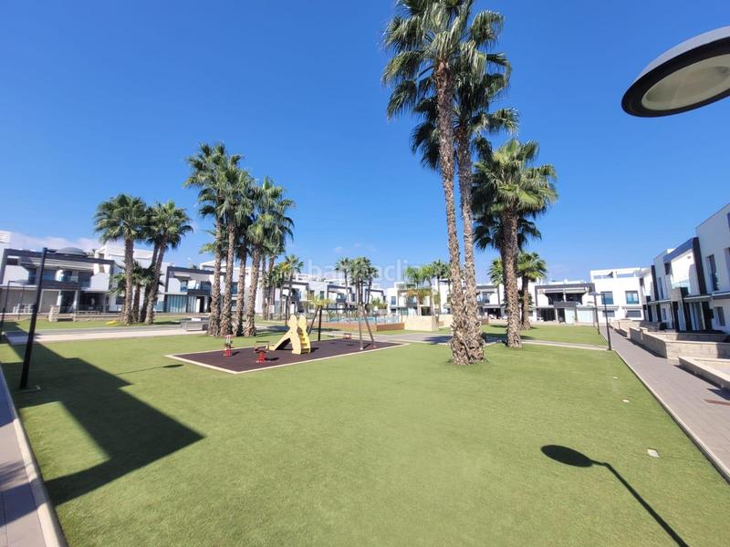 Foto 4ef92320-d1f4-4430-81bb-ce3cf1ce39de. Casa amb aparcament piscina a La Zenia Orihuela