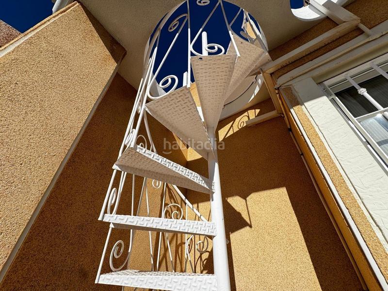 Foto 5960ba1f-3f1b-4e69-88d7-1ca8007944e9. Àtic amb calefacció a Zona Playa del Cura Torrevieja