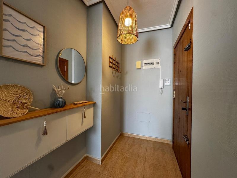 Foto bfd3d8e1-3d8d-4a63-a3f8-f6b98fbcc257. Àtic amb calefacció a Zona Playa del Cura Torrevieja