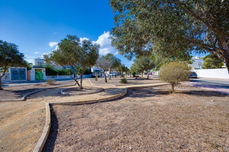 Foto 22626ba0-0b4d-4fb2-9910-d9d921473d93. Casa amb piscina a La Florida Orihuela