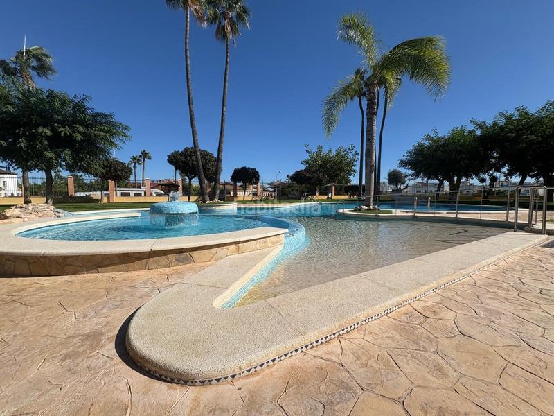 Foto cdee2de2-69ea-44ec-b77a-25abf44bed33. Casa amb piscina a La Florida Orihuela