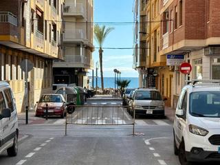 Apartament a Las Piscinas Naturales. Amplio apartamento de tres dormitorios y dos baños con vistas la