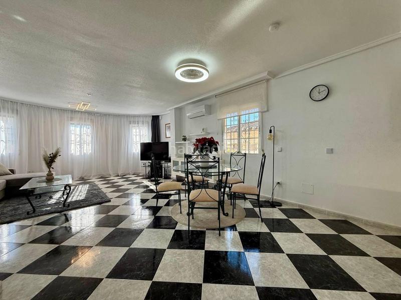 Foto 7c274f9e-6d9d-438a-8890-50538a7799a8. Chalet avec chauffage parking piscine dans Zeniamar - Horizonte - La Campana Orihuela