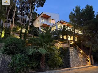 Xalet a El Faro. Villa de alta gama en la costa mediterránea, residencia cap blan