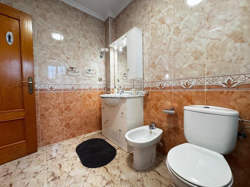 Foto 169c9273-2b32-4121-8c6c-aaac4ecc82d1. Casa adossada amb calefacció aparcament piscina a Orihuela