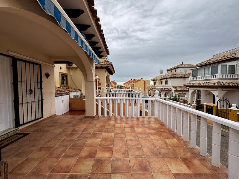 Foto 25f313c7-bdf5-40f7-bedd-1698fb3a49e1. Casa adossada amb calefacció aparcament piscina a Orihuela