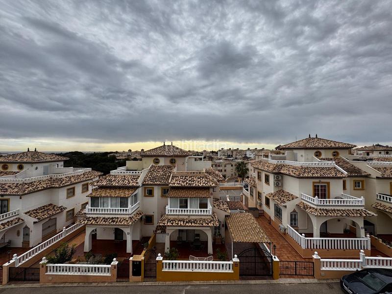 Foto 2ee76b8d-2285-4fc6-b7a7-eaf31a2b0f2b. Casa adossada amb calefacció aparcament piscina a Orihuela