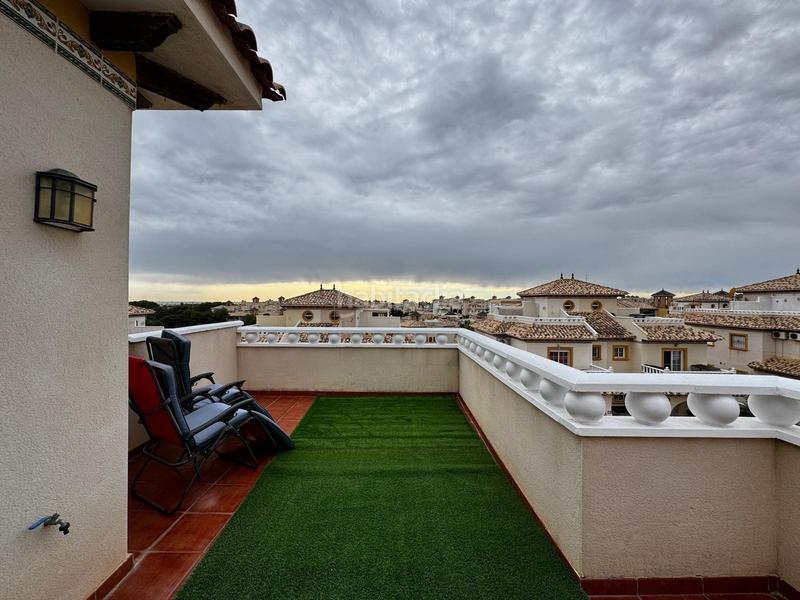 Foto 4d736429-7075-4a4e-9daa-c4272e2fc8d6. Casa adossada amb calefacció aparcament piscina a Orihuela