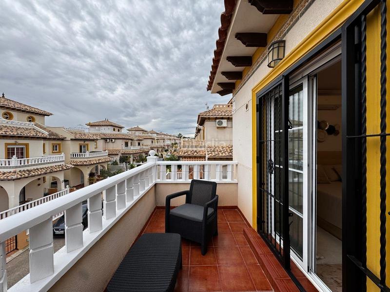 Foto 9828082d-0d7b-4422-9337-fb1053eedac6. Casa adossada amb calefacció aparcament piscina a Orihuela