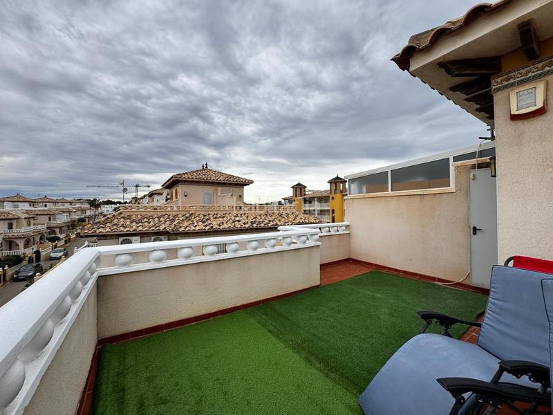 Foto ad115a17-43a6-4c27-9ab9-bb08331d3877. Casa adossada amb calefacció aparcament piscina a Orihuela