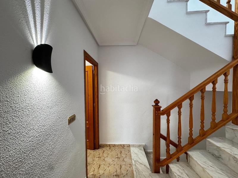 Foto b49f64c3-ff46-4aaa-89f6-57abcaf274bc. Casa adossada amb calefacció aparcament piscina a Orihuela