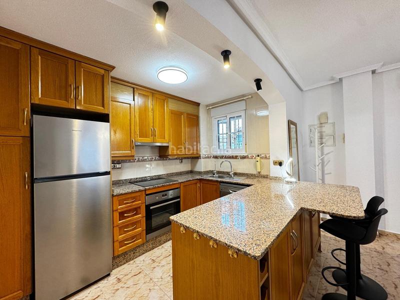 Foto d20b1fe0-1a38-46cc-a91c-600db912b7ea. Casa adossada amb calefacció aparcament piscina a Orihuela