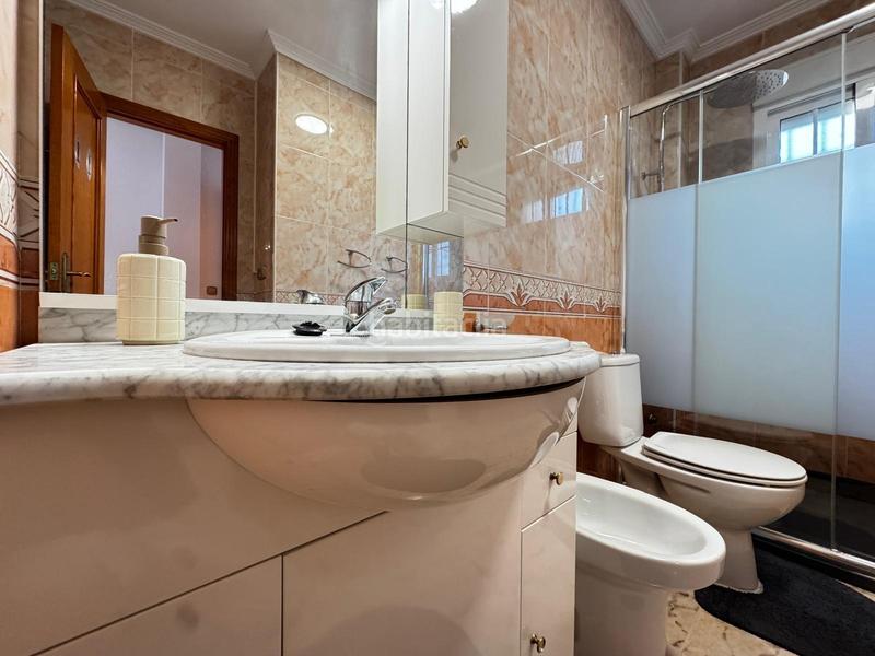 Foto f4ee62a6-f725-40ef-98ed-a17cfe3b66dd. Casa adossada amb calefacció aparcament piscina a Orihuela