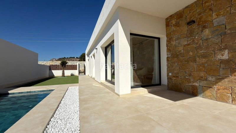 Foto 0d51faeb-91d8-4846-bae6-5223b7e99020. Xalet amb aparcament piscina a Finestrat pueblo Finestrat