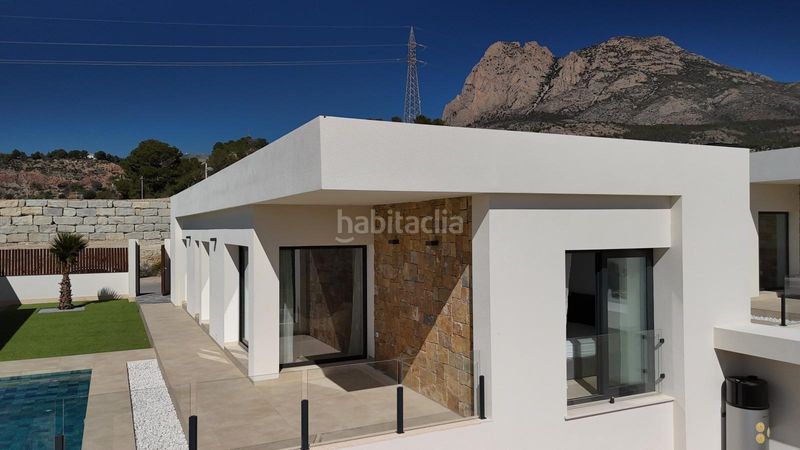 Foto 8ccfb98b-2408-4480-8766-c7628726e96d. Xalet amb aparcament piscina a Finestrat pueblo Finestrat