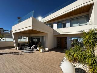 Chalet en Campoamor. Villa de lujo con vistas al mar en capmoamor con 349 m2 de casa