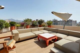 Lloguer Pis  Calle maestro josé garberi serrano. Se alquila un ático de 3 habitaciones espacioso con unas vistas