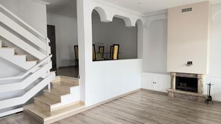 Location Chalet à Cabo de las Huertas. Exclusivo bungaló tipo chalet de 4 habitaciones, cuenta con pisc