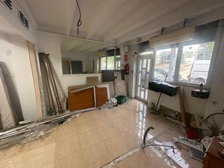 Local Comercial  Calle de jaime segarra. Local comercial en venta en alicante  zona carolinas bajas