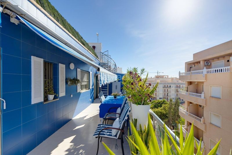 Foto 20494d92-0613-4b18-ba3d-9d768728c6dc. Àtic amb aparcament piscina a Zona Playa de los Locos Torrevieja