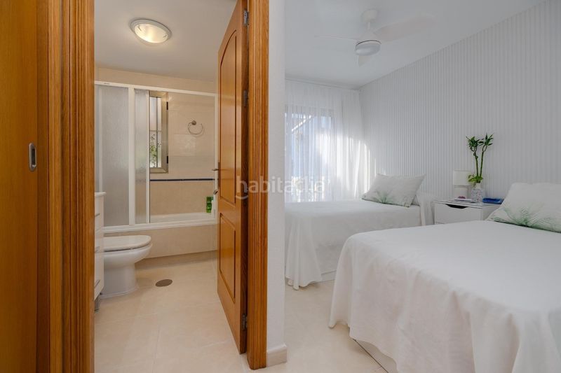 Foto 39c79e6c-8ff9-4119-bfd1-7745519ec5dc. Àtic amb aparcament piscina a Zona Playa de los Locos Torrevieja