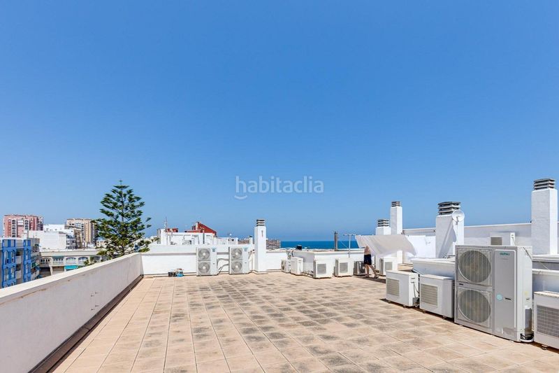 Foto 5ec96d38-cb42-4317-9cef-0ed89dc13882. Àtic amb aparcament piscina a Zona Playa de los Locos Torrevieja