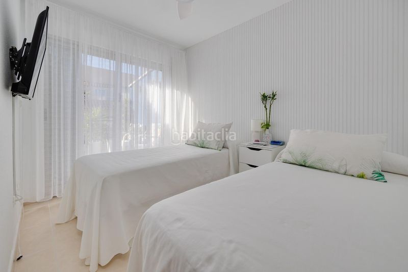 Foto 8ab3cb29-5e4d-4ab2-af3d-393c83b2f08a. Àtic amb aparcament piscina a Zona Playa de los Locos Torrevieja