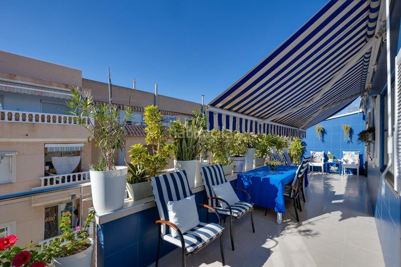 Foto 8cc2d1b5-b7c7-447f-8be0-ec509d015745. Àtic amb aparcament piscina a Zona Playa de los Locos Torrevieja