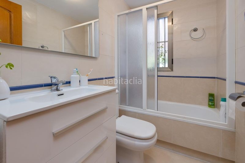 Foto a09c58f5-adac-4c1b-89f8-3d2763bda1f7. Àtic amb aparcament piscina a Zona Playa de los Locos Torrevieja