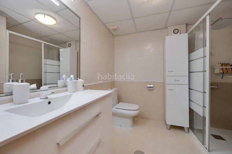 Foto e52b87e4-5be1-49ce-8964-428a5f4b4eb5. Àtic amb aparcament piscina a Zona Playa de los Locos Torrevieja