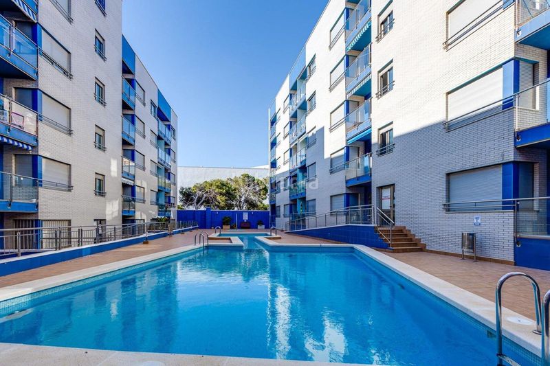 Foto eaab7cc8-301f-44e5-8edd-1b744db3e43d. Àtic amb aparcament piscina a Zona Playa de los Locos Torrevieja